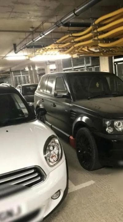 Modern Apartment overlooking River Thames - With Free Parking