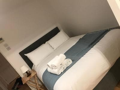Angel Islington 1 bedroom & living room apartment with a patio garden