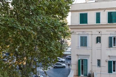 Giulio Cesare Apartment
