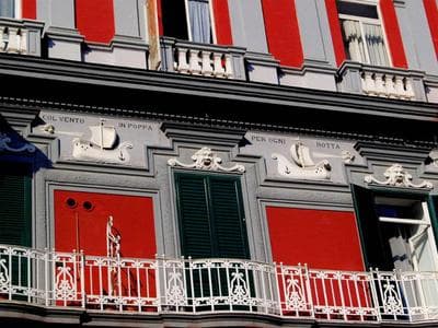 L'Atelier Vedi Napoli ai tuoi piedi