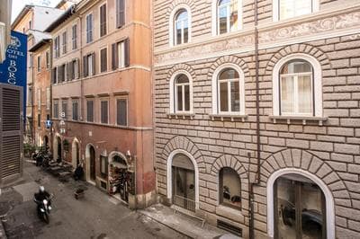 Trevi Fountain Superior 3 bdr apartment