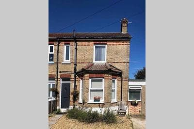 Modern Studio Apartment Near Town Centre