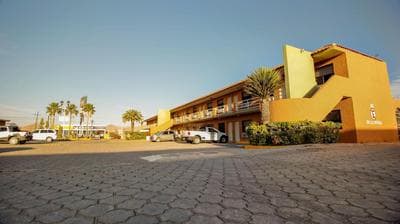 HOTEL & SUITES MARROD