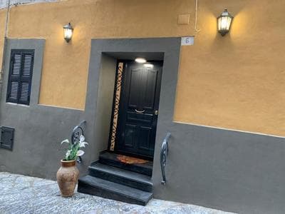 Giallo Napoletano Home