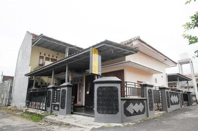 OYO Life 3005 Kost Rumaisha Syariah