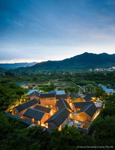 Sansa Village Boutique Hotel at Mutianyu Great Wall Adjoin to Mutianyu Great Wall - Room with the View of Great Wall - Chinese massage experience - Vehicle