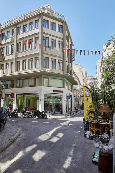 Explore Athens from an uber-central studio!