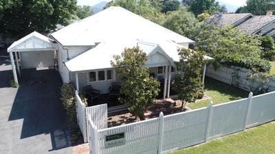 Healesville House - Magnolia House