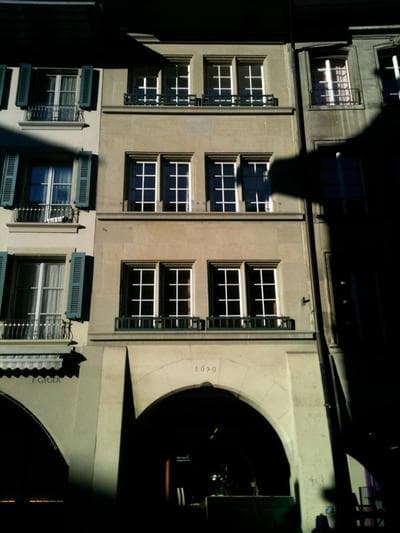 Sunny Old Town Flat-Walk Everywhere-Sleeps 4