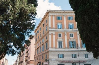 Domus Quiritum Elite, Vatican luxury apartment