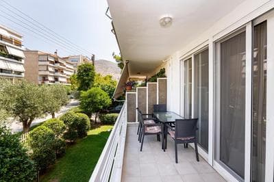 Beautifully renovated flat in superb location