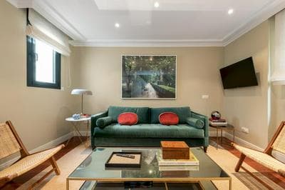 Stylish Duplex with parking - 2BD 2BTH - Almagro