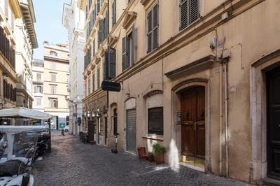 GuestHost - Fontana di Trevi Design Apartment