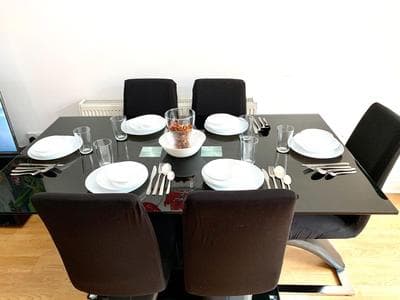 London 4 Bedrooms 3 Bathrooms with Garden House