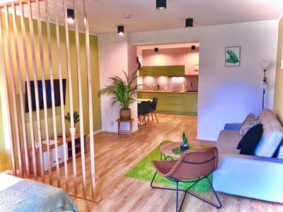 Apartment "Green Wall"