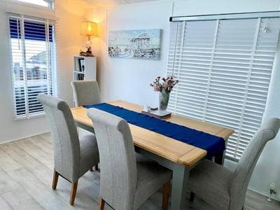 Loxley's Devon Lodge
