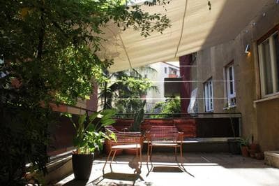 Loquat House by Rentbeat