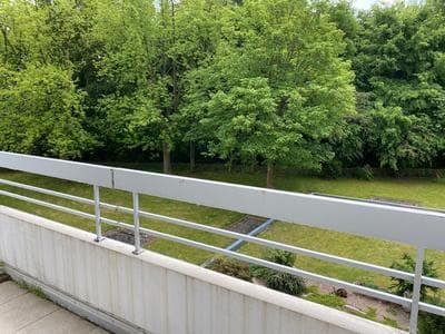 Lichtdurchflutetes Apartment mit Blick ins Grüne
