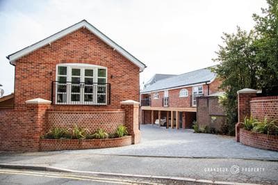 The Gatehouse by Grandeur Property