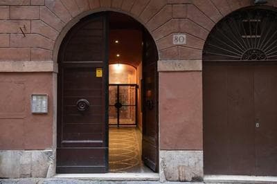 Unforgettable Split Level Jacuzzi Suite Navona - Top Collection