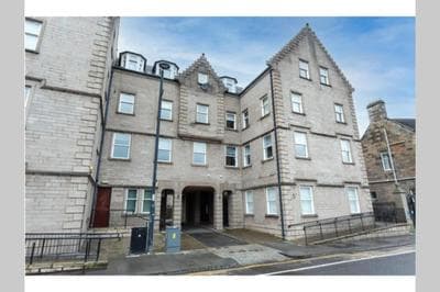 Stunning 2 Bedroom River View Apartment