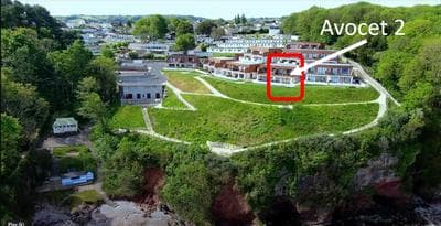 Avocet 2 Luxury Apartment with Pool and Parking