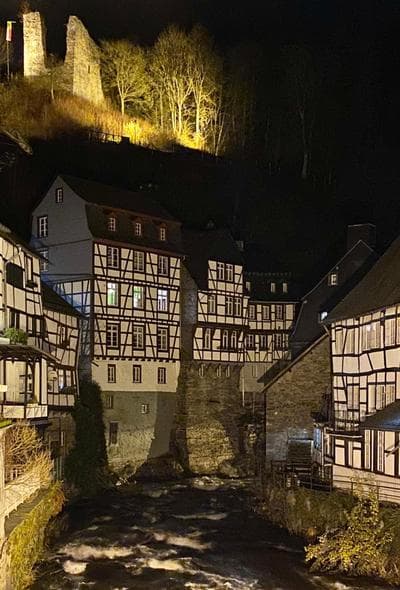 Hof Vierzehnender im Hohen Venn - 70qm Maisonette - 2 Schlafzimmer - Wohnküche - Balkon mit Grill - Monschau - Eifel - Hunde willkommen - Islandpferde