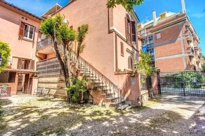 FRESH HOUSE DORIA PAMPHILI