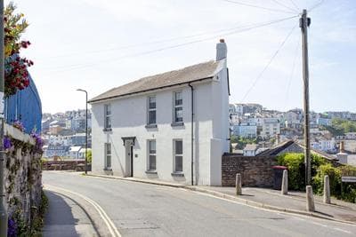 Kings Quay - Harbour Views, Wi-Fi, Parking