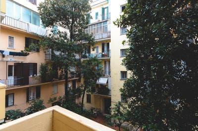 Arezzo Apartment - Metro Bologna direct to Colosseum, WiFi & AC
