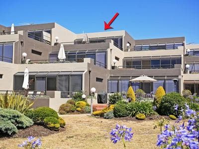 Beachfront Esplanade Apartment 12-20 Ocean Views