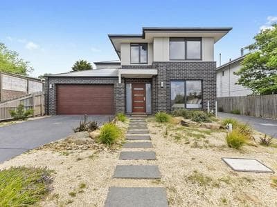 Central Beach House 52a