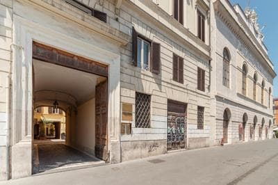 GuestHost - Largo di Torre Argentina Apartment
