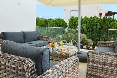 Phaedrus Living Luxury Villa Ellison