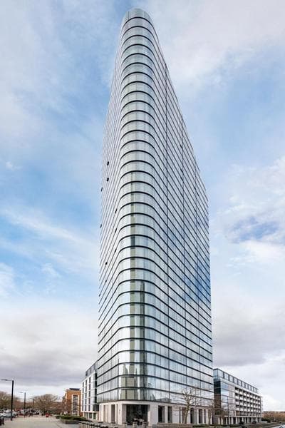 MySquare Premium One Bedroom Apartment City Road Basin
