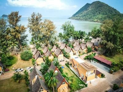 Blue Lion Small Pool Villa - by KohChangVillas