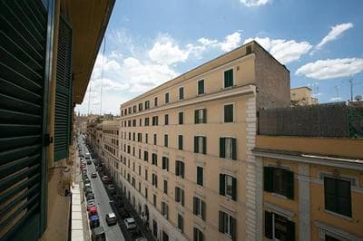 Colosseo Apartments and Rooms - Rome City Centre