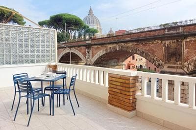 Bright Apartment Cupolone View