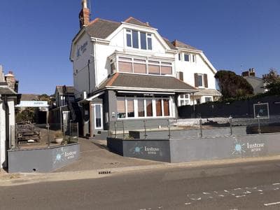 Entire house near beaches, footpaths, dog friendly