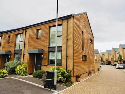 Modern & Stylish 3 Bedoom Home in Taunton