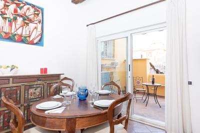 Stunning Campo De Fiori Apartment with Terrace