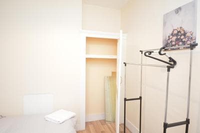 Cheerful 4 bedroom House in greater London