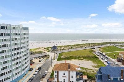 Renovated Beach Block 7BR North Beach Atlantic City - Steps to Beach & Casino