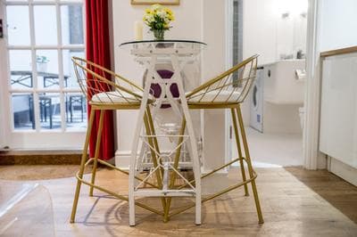 Stylish flat with private yard in Shepherd Bush