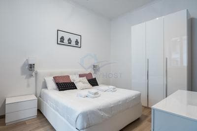 Modern apt near Vatican!