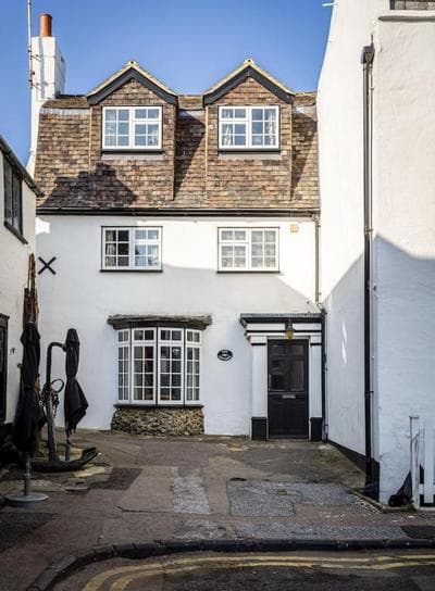 Bay Cottage in Broadstairs - Exclusive unmissable deals! Book now before it's too late!
