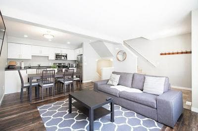 Modern 3 bedrooms townhouse in Southpoint