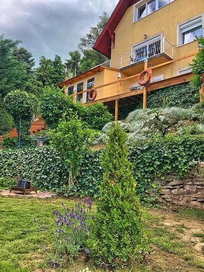 Villa Borostyán
