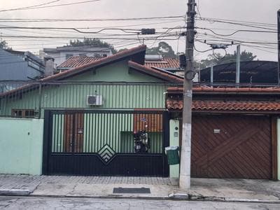 Casas na Vila da Saúde, 2 opções, com quintal e piscina compartilhada