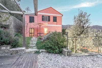 Recco apartment with view and pool